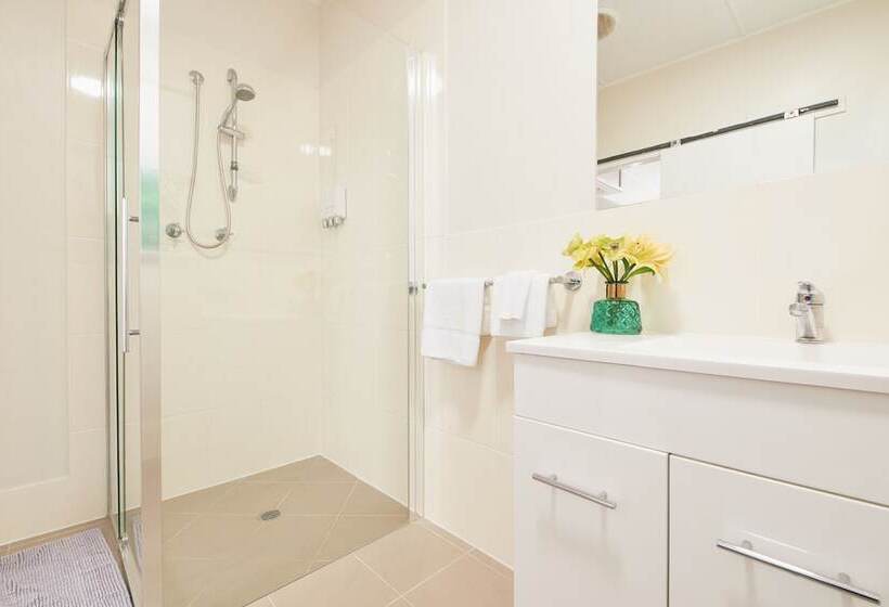 هتل Ruthven Street Motor Inn