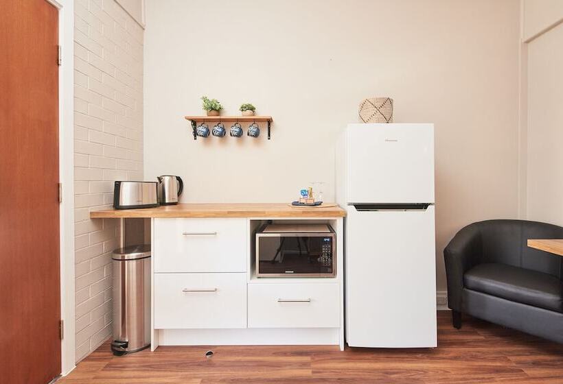 هتل Ruthven Street Motor Inn