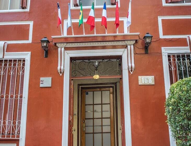 בית מלון כפרי Sahara Inn