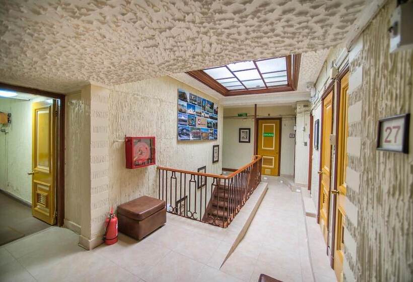 בית מלון כפרי Sahara Inn