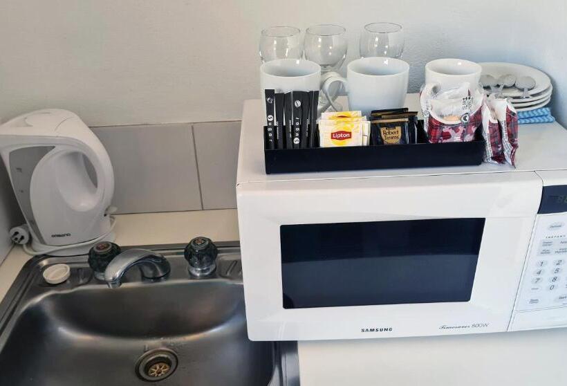 هتل Seaton Arms Motor Inn