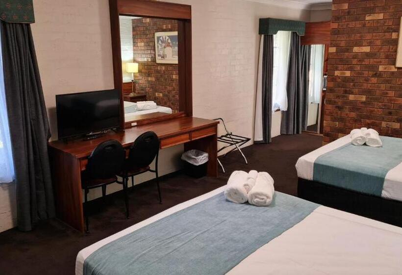 هتل Seaton Arms Motor Inn