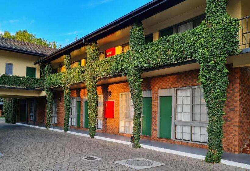 هتل Seaton Arms Motor Inn