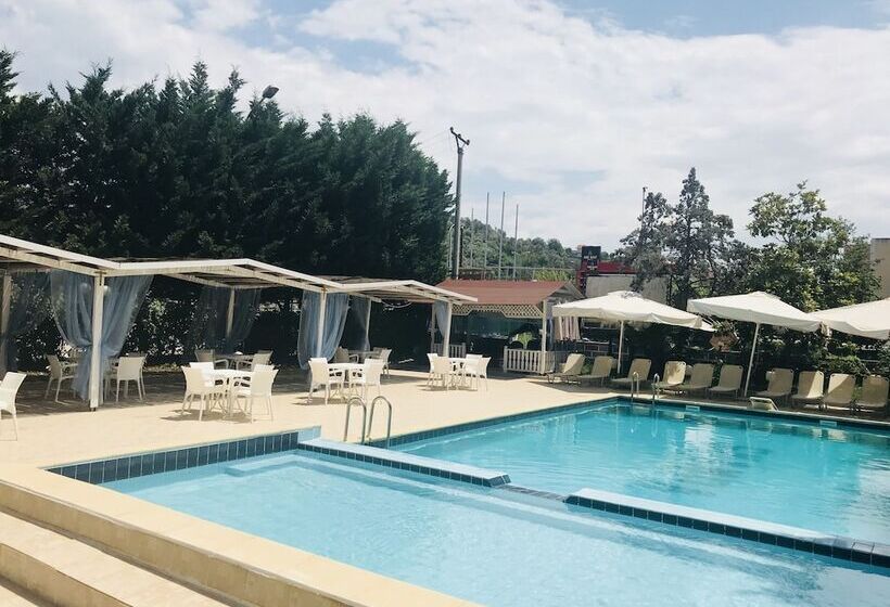 בית מלון כפרי Skampa