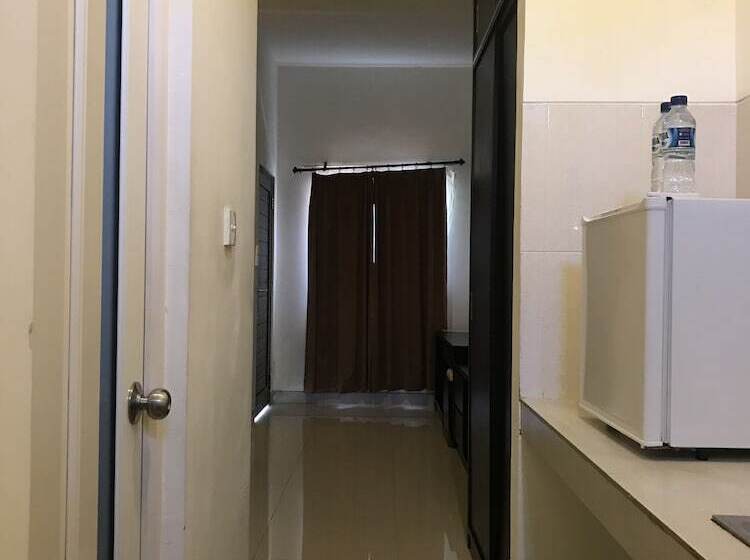 هتل The Celuk Homestay