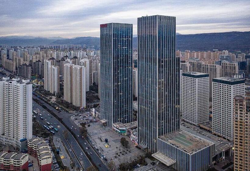 Отель Wanda Vista Xining