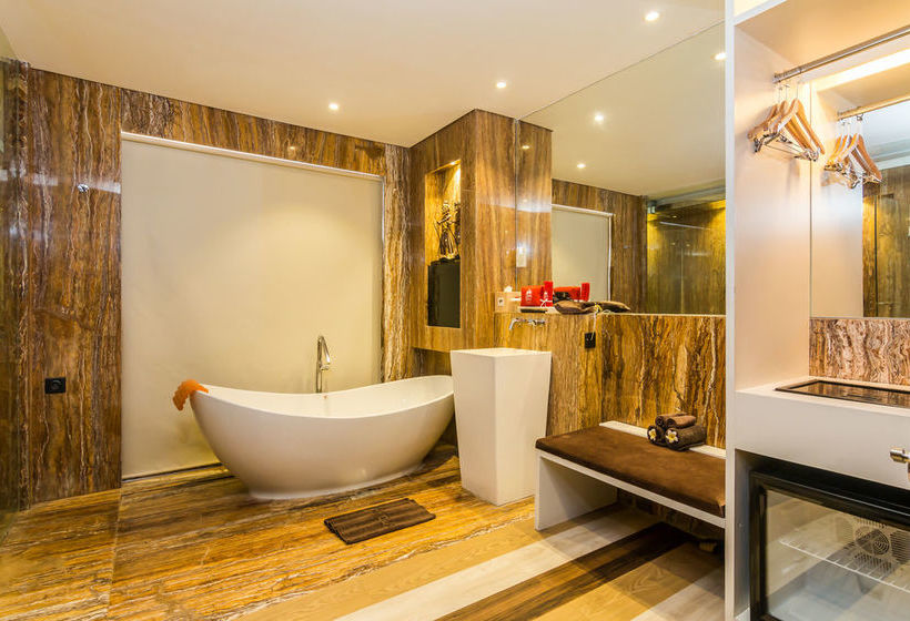 Отель Zen Rooms By Pass Ngurah Rai Suwung