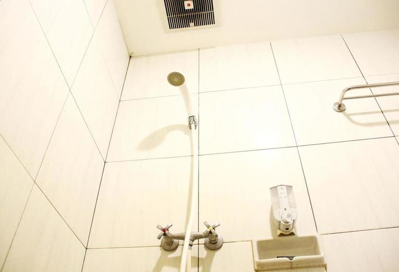 فندق Zen Rooms Cibaduyut