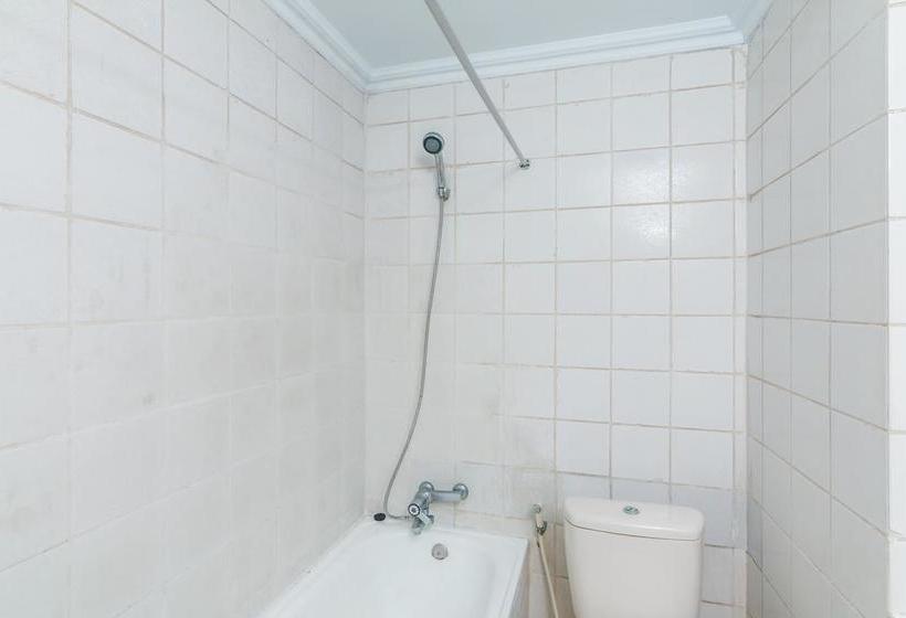 酒店 Zen Rooms Kuta Jenggala Beach