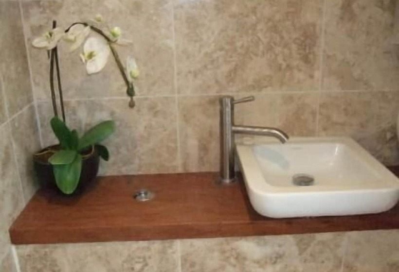 Kensington Olympia Apartments