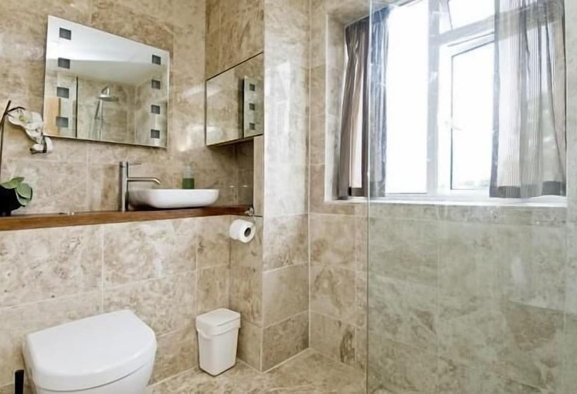 Kensington Olympia Apartments