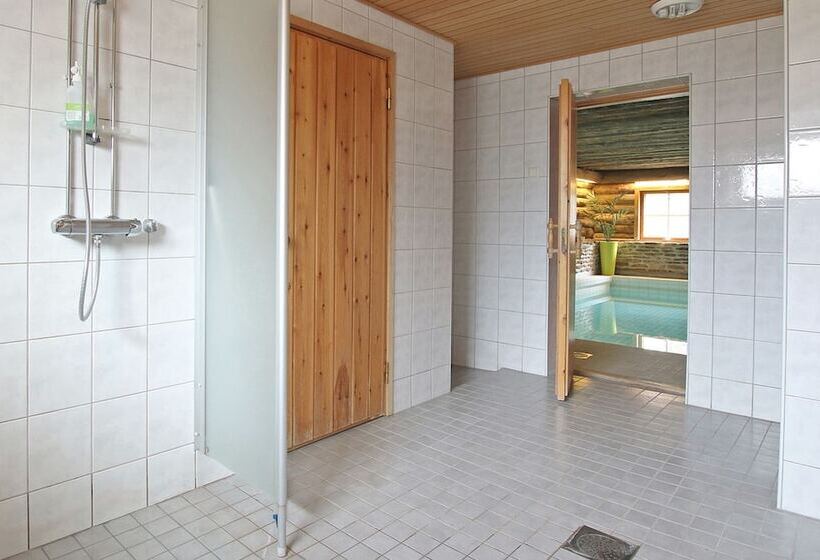 Kuukkeli Log Houses Aurora Resort