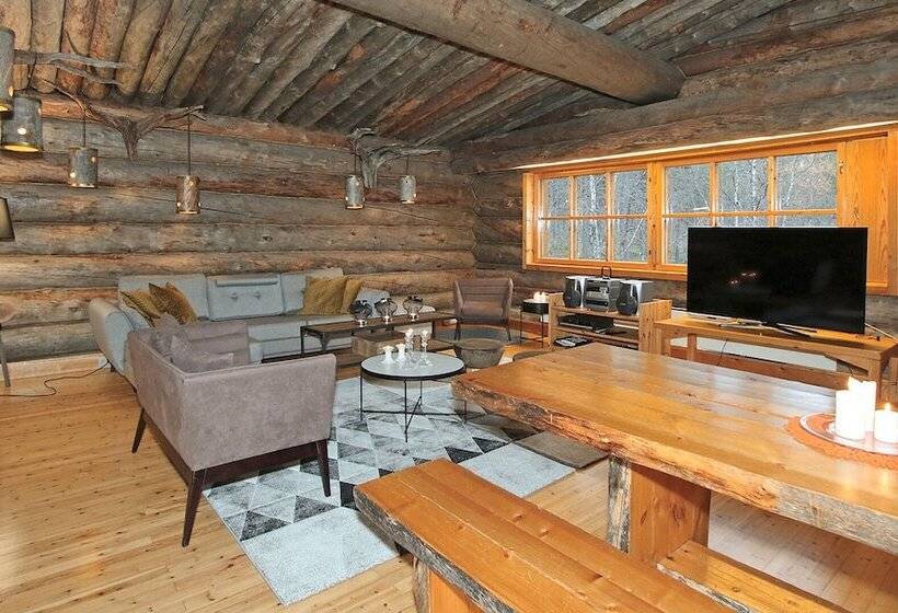 Kuukkeli Log Houses Aurora Resort