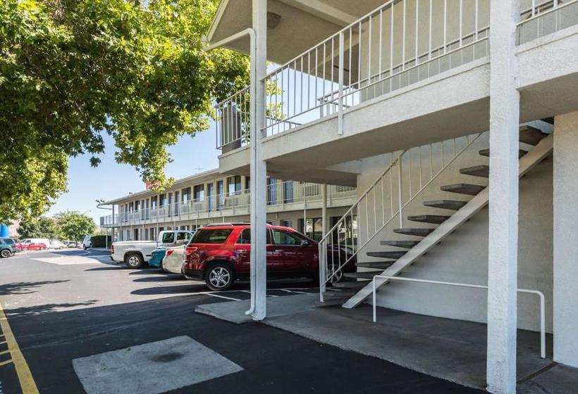 Motel 6reno, Nv  Virginia Plumb