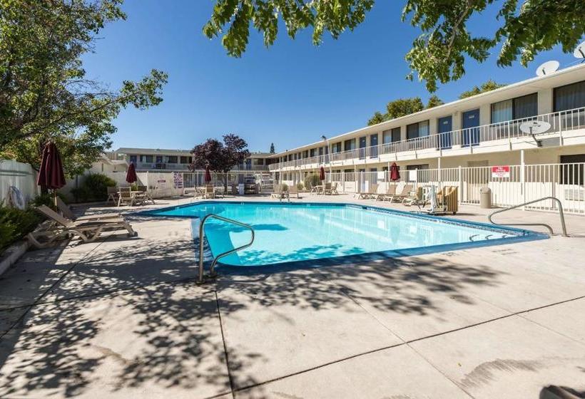 Motel 6reno, Nv  Virginia Plumb