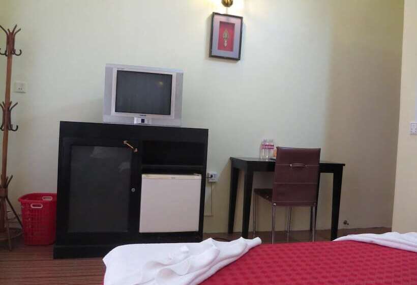 פנסיון Goldie Guesthouse