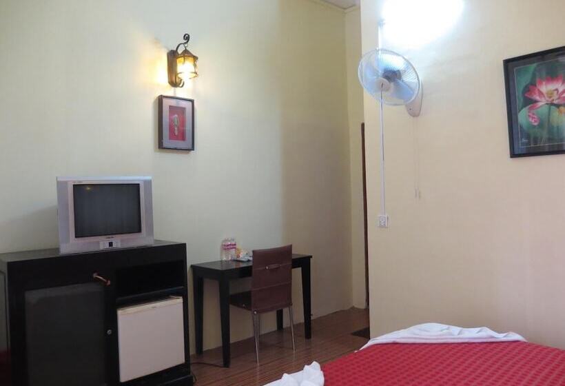 פנסיון Goldie Guesthouse