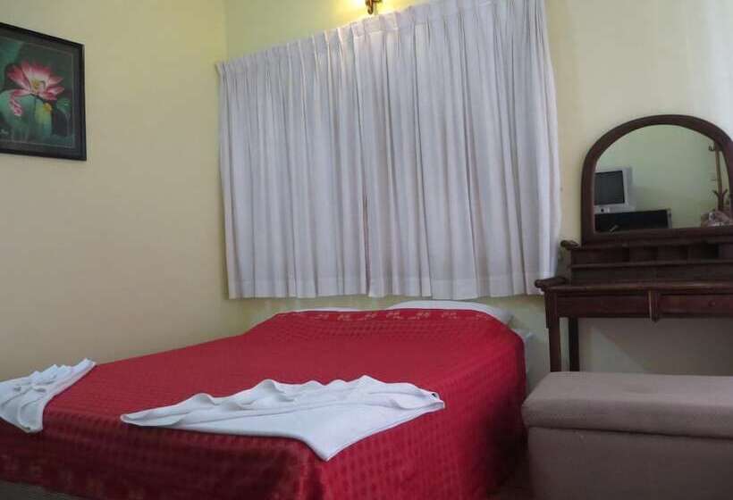 פנסיון Goldie Guesthouse