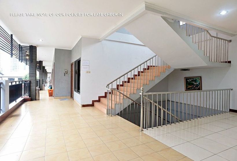 Пансион Zen Rooms Kuningan Tiong