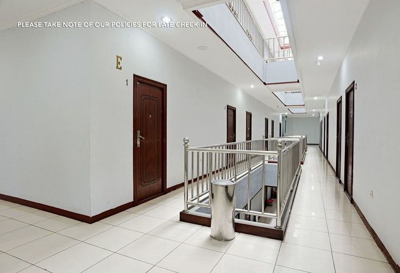 Пансион Zen Rooms Kuningan Tiong