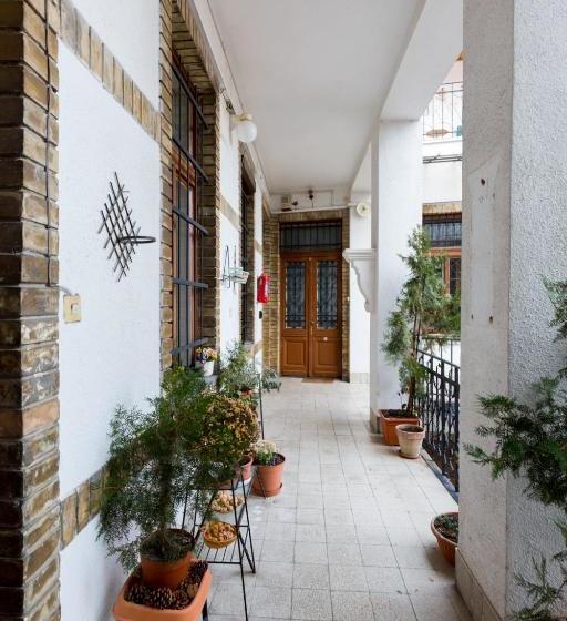 Piano Castle Hill Apartments