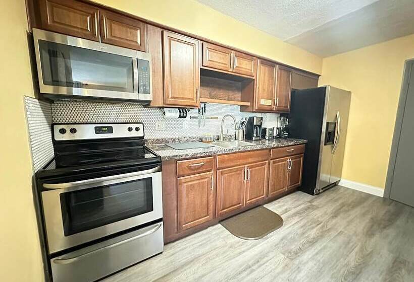 Sheridan Suites Apartments