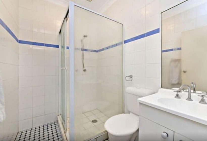 Sinclairs City Hostel