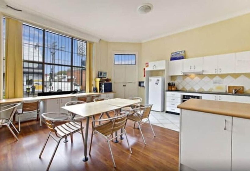 Sinclairs City Hostel