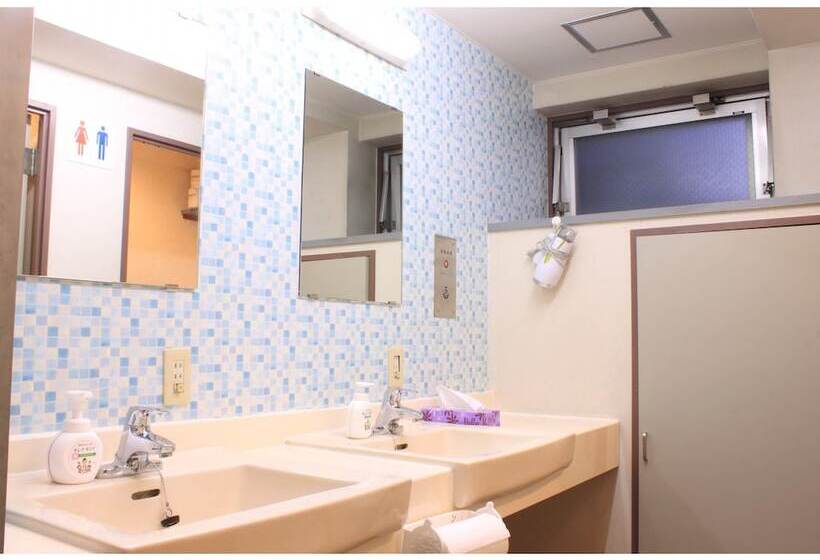 T And K Hostel Kobe Sannomiya East