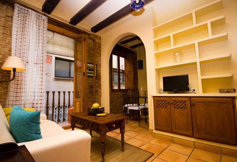 Total Valencia Charming