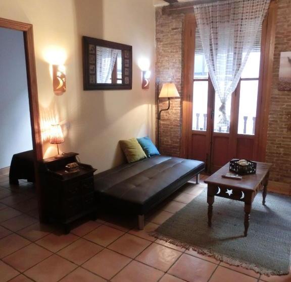 Total Valencia Charming