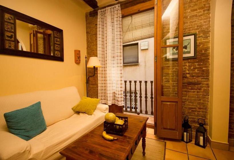 Total Valencia Charming