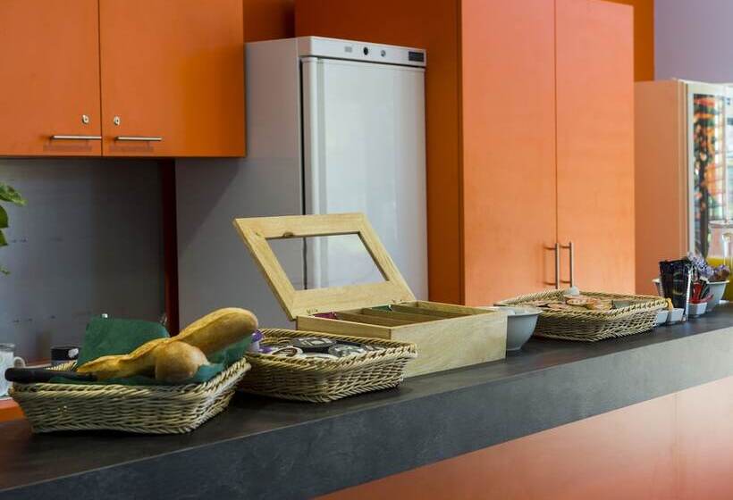 Adonis Dijon Maison Internationale