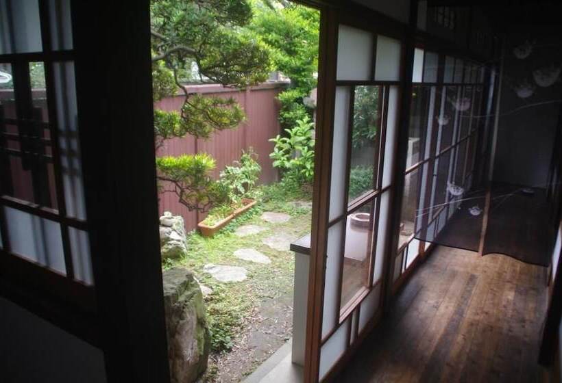 Guest House Hagi Akatsukiya   Hostel