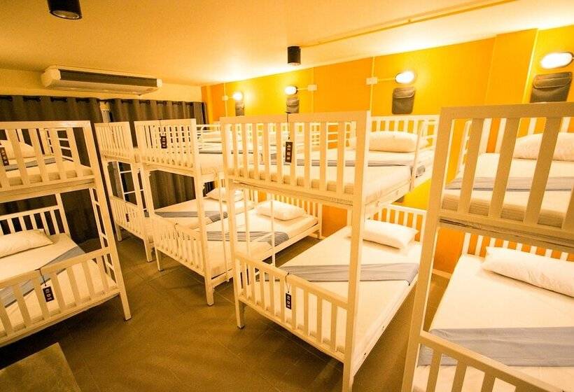 Backpack House Hostel