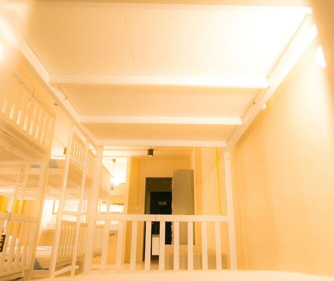 Backpack House Hostel