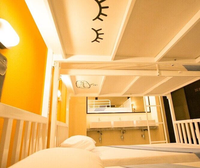 Backpack House Hostel