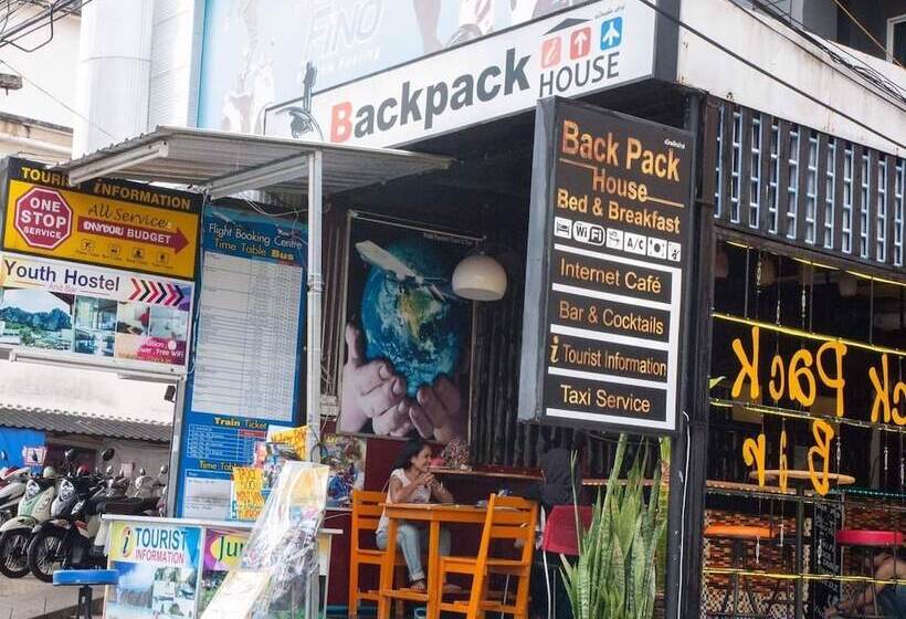 Backpack House Hostel