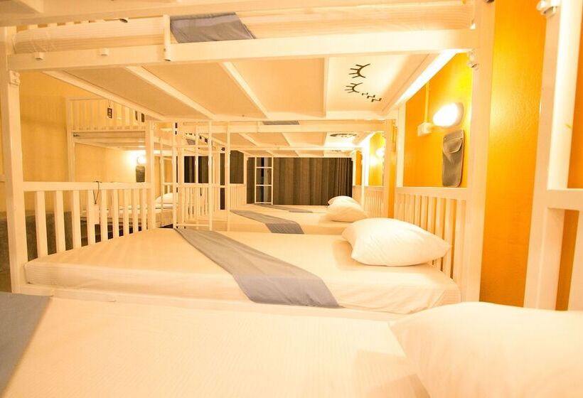 Backpack House Hostel