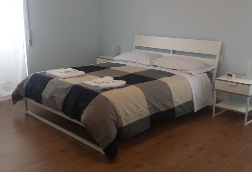 تختخواب و صبحانه La Cornice Guest House