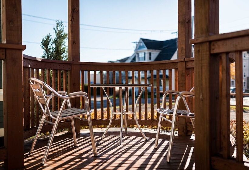 Château Queen By Bower Boutique Hotels