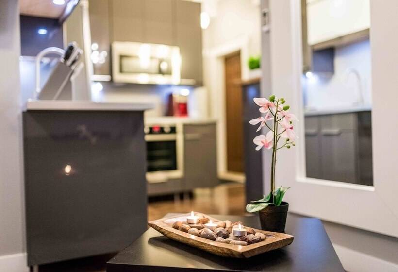 Château Queen By Bower Boutique Hotels