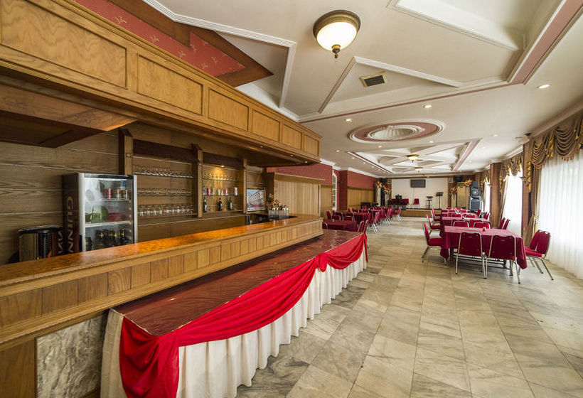 호텔 Garuda  Pontianak