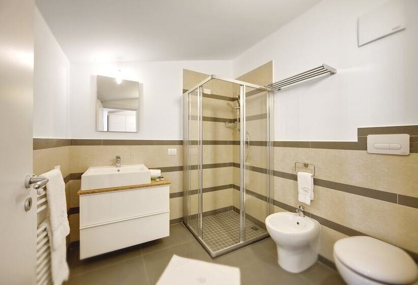 مسافرخانه Residence Dei Viali