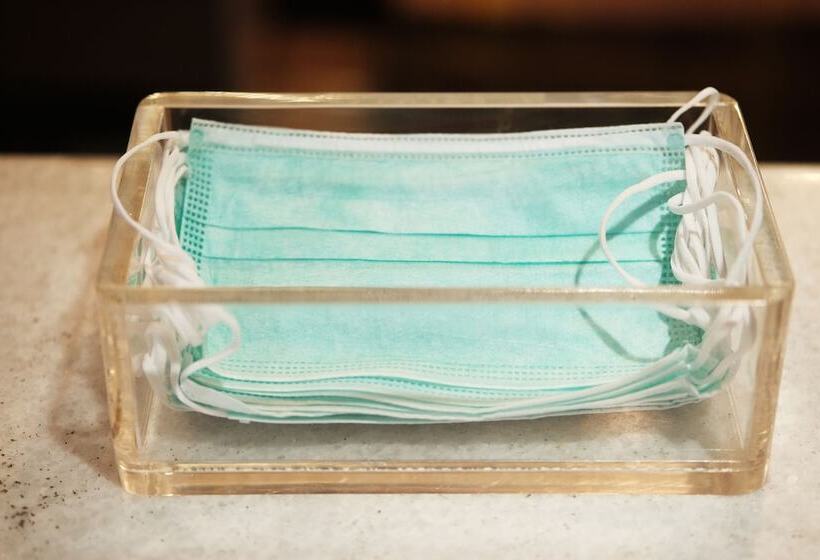 호텔 Adikara Renon