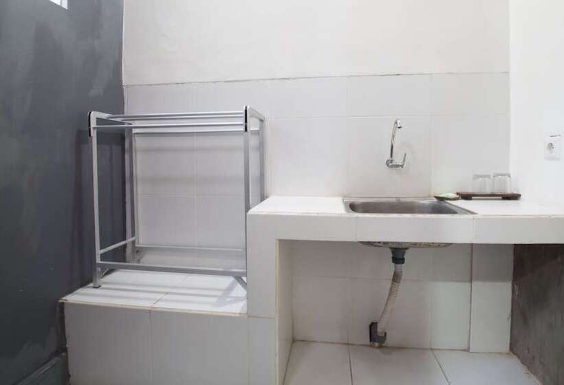 호텔 Adikara Renon