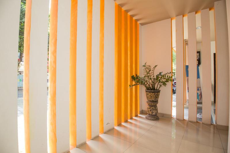 호텔 Adikara Renon