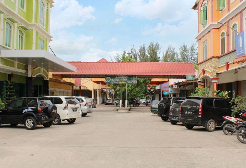 בית מלון כפרי Airy Greenland Ahmad Yani Batam