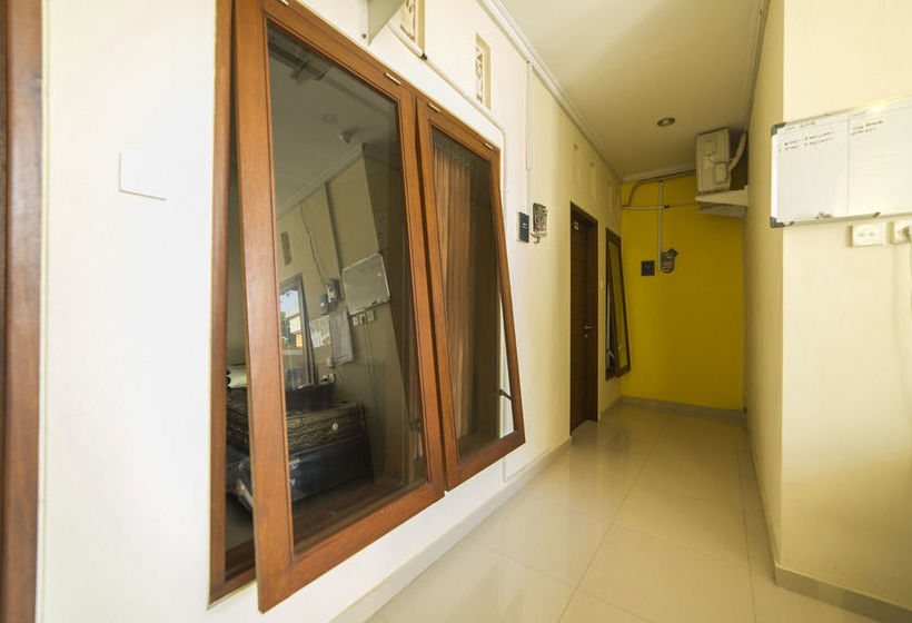 בית מלון כפרי Airy Eco Legian Dewi Sri Manoa Kuta Bali