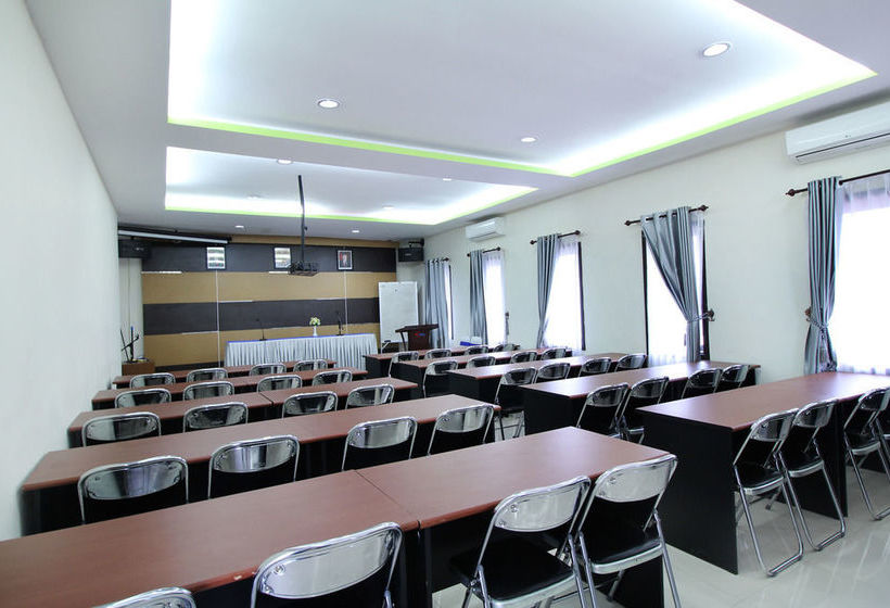 ホテル Airy Mandonga Laute Tiga 48 Kendari